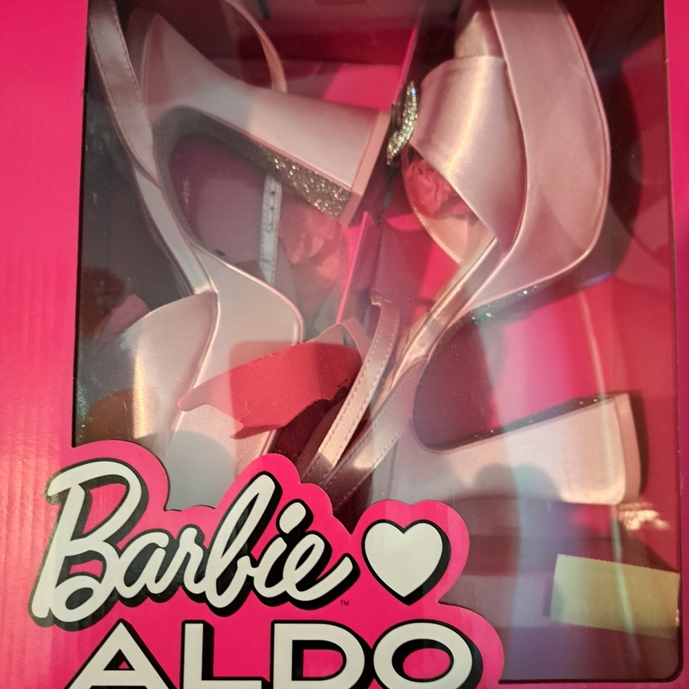 Aldo Barbie Platform Shoes. 7.5, 4.5" Heel, 1.5" platform.  Medium Pink. Satin.